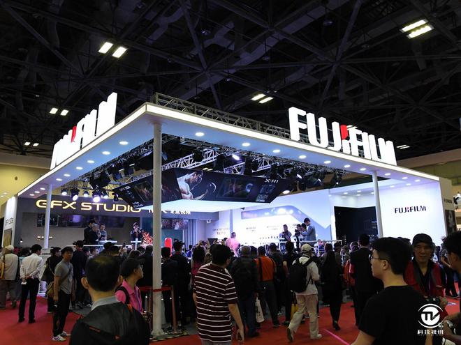 直击P&E 富士X-H1高速旗舰拳力出击，摄影扩印服务展现影像新生态